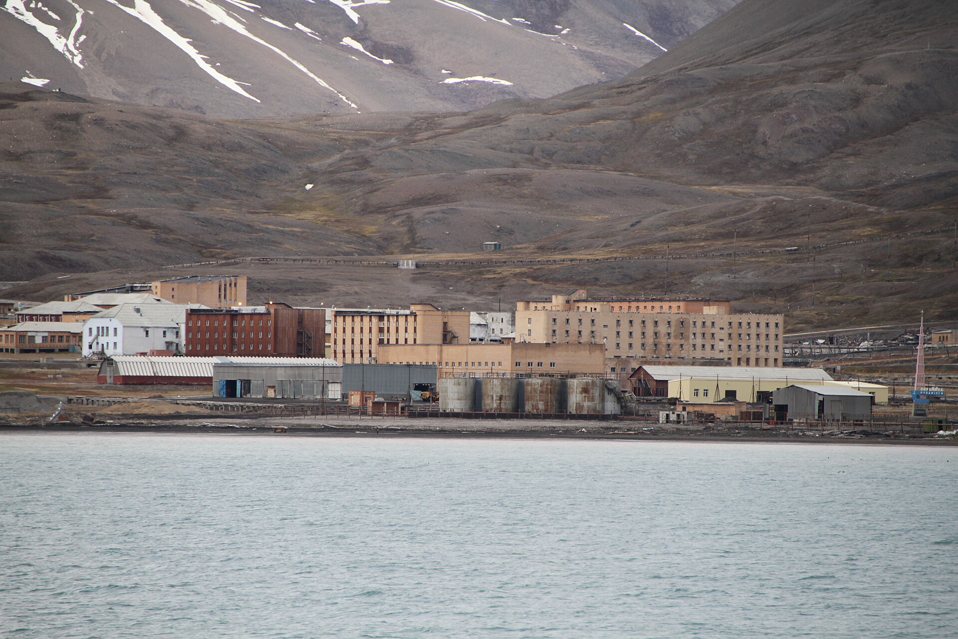 Pyramiden (1998): kopalnia, katastrofa i śmierć radzieckiego miasteczka na końcu świata